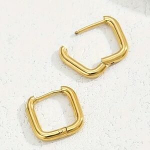 Mini Square Hoop Earrings - Lever Clicker back - Rounded edges - NEW - Gold tone